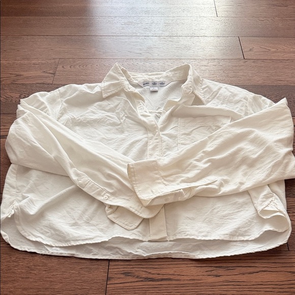 Old Navy “the cropped shirt” - Picture 1 of 3